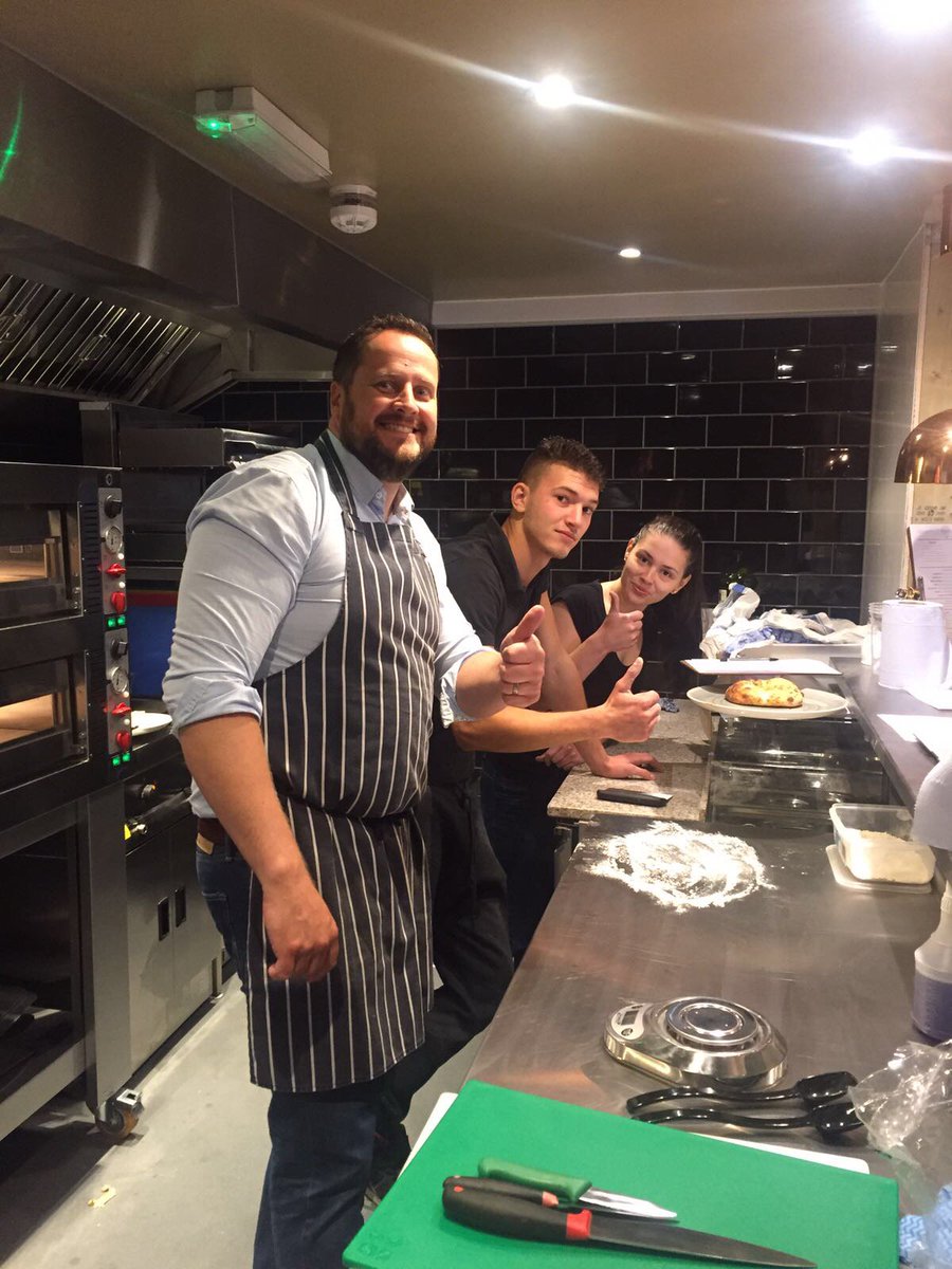 TheSuffolkArms's tweet photo. The kitchen team are ready to go! Opening this evening, can't wait to see you all!
#cheltenham #pizza #craftbeer #caskale https://t.co/eBAGaLYtod