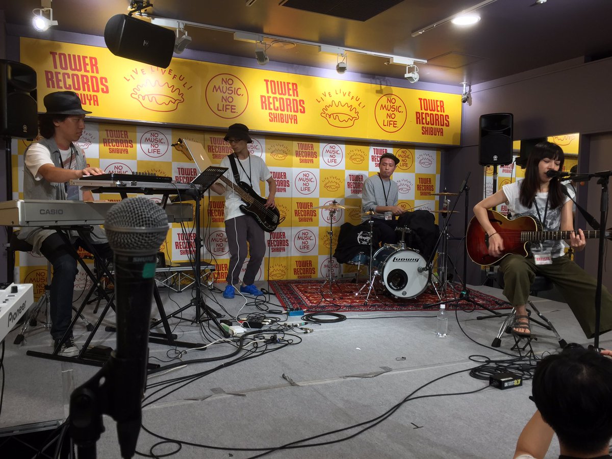 TOWER_Shibuya's tweet photo. 【4Fイベント】un-not ミニライブ始まりましたー!観覧フリー!!ぜひご参加くださいませ〜!(宗) #unnot https://t.co/m67w1jY9ZN