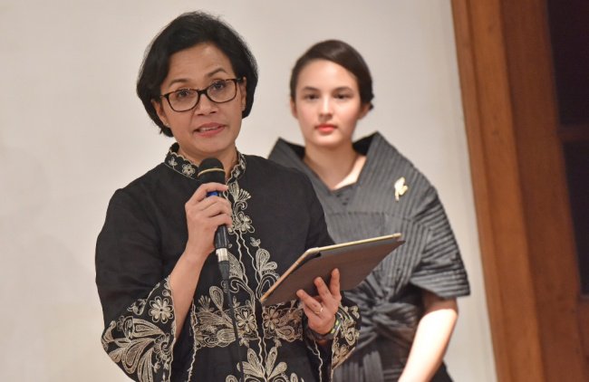 Metro_TV's tweet photo. Kala Warganet Minta Sri Mulyani jadi Pendamping Jokowi https://t.co/Ld0SPDJwZs https://t.co/s8StXn1l9o