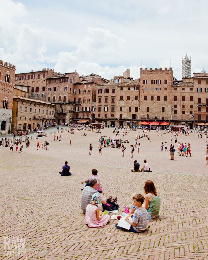 raw_archives's tweet photo. Like a tourist, Piazza Del Campo, Siena, Italy

#travelphotography @canonprintse #canon https://t.co/FZ6O9XDtIy