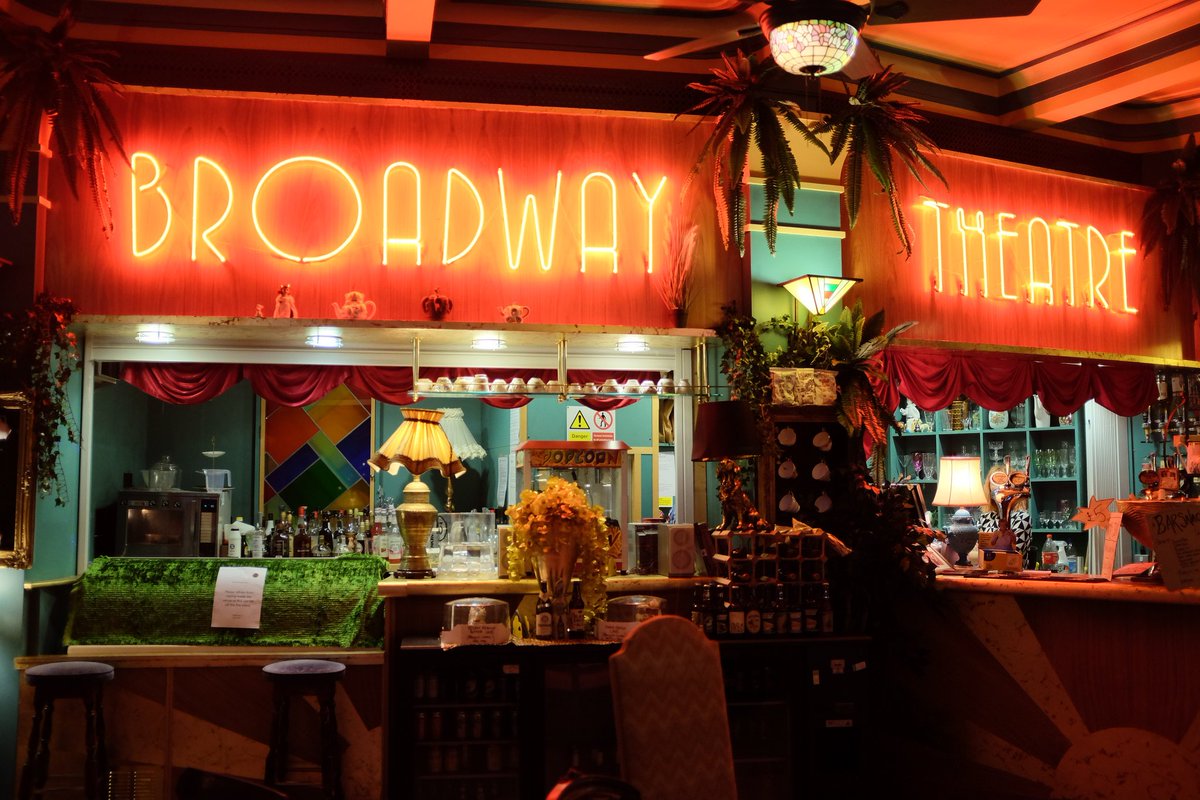 HighshotApp's tweet image. New Highshot Venue Alert 🔥 Introducing multi award winning cocktail parlour @Littlenansbar! Check them out this weekend #FridayFeeling