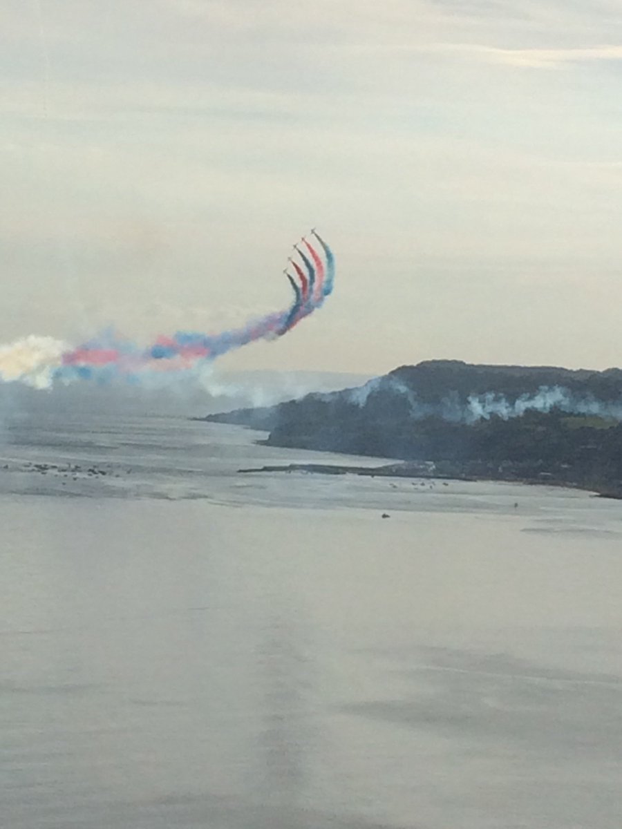 visit_dorset's tweet photo. Who enjoyed the fab @rafredarrows in #LymeRegis last night? If you missed them you can catch them in #Weymouth on Wednesday! https://t.co/DD2JpLUE5Z