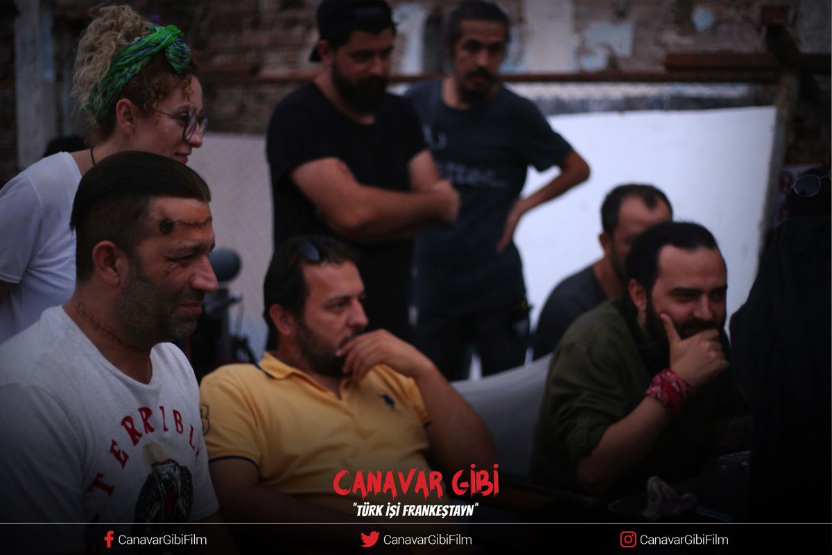 Meraklı ve heyecanlı gözlerle monitöre bakanlar 👀

#CanavarGibi Yakında Sinemalarda 🎥