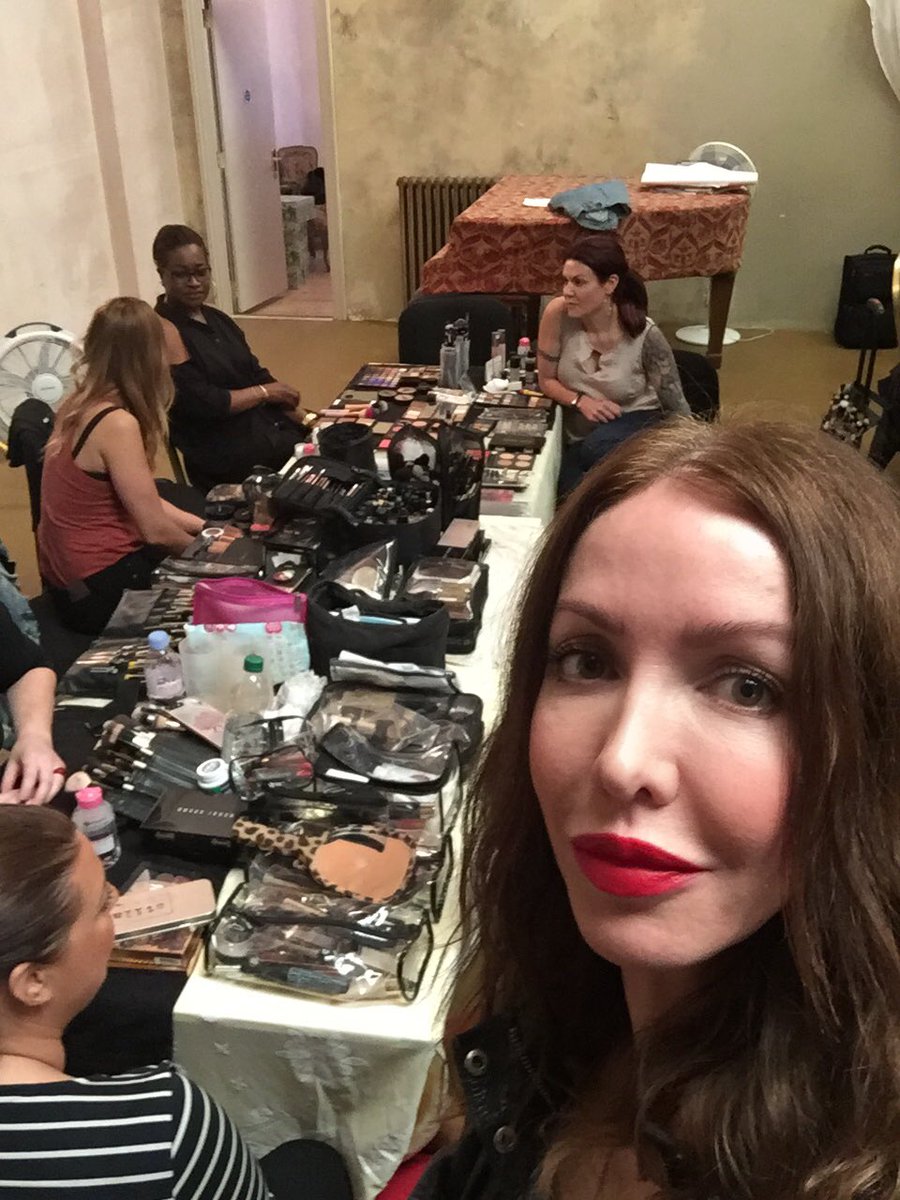 leepycroft's tweet photo. We are at a #MYMakeover event for @goodgrieftrust & #grenfell ! We have a massive team of artists treating 30 guests to beauty & makeup:) https://t.co/7hQXCRoWaZ