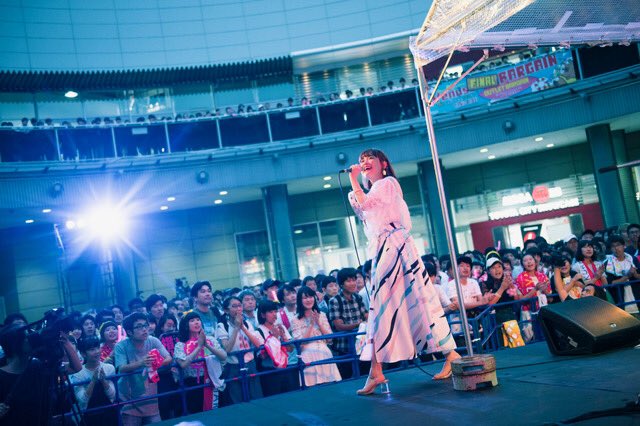 VictorMusic's tweet photo. 大原櫻子が、秦 基博さんプロデュースで話題のニューシングル「マイ フェイバリット ジュエル」発売記念フリーライブを開催✨アコースティック編成のプレミアムな選曲で駆けつけたファン2000人を魅了しました😍新曲はコチラ👉https://t.co/MCII7d6gyZ
撮影:田中聖太郎 https://t.co/AaqyhXBeV4
