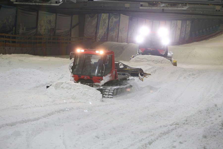 SNV_RacingTeam's tweet photo. Op naar een verlengde piste van 350 meter met de beste sneeuw en steilste piste van de Benelux. @SKIenSNOWBOARD | https://t.co/sfFqNyX0UQ https://t.co/Z7mpC9zl2G