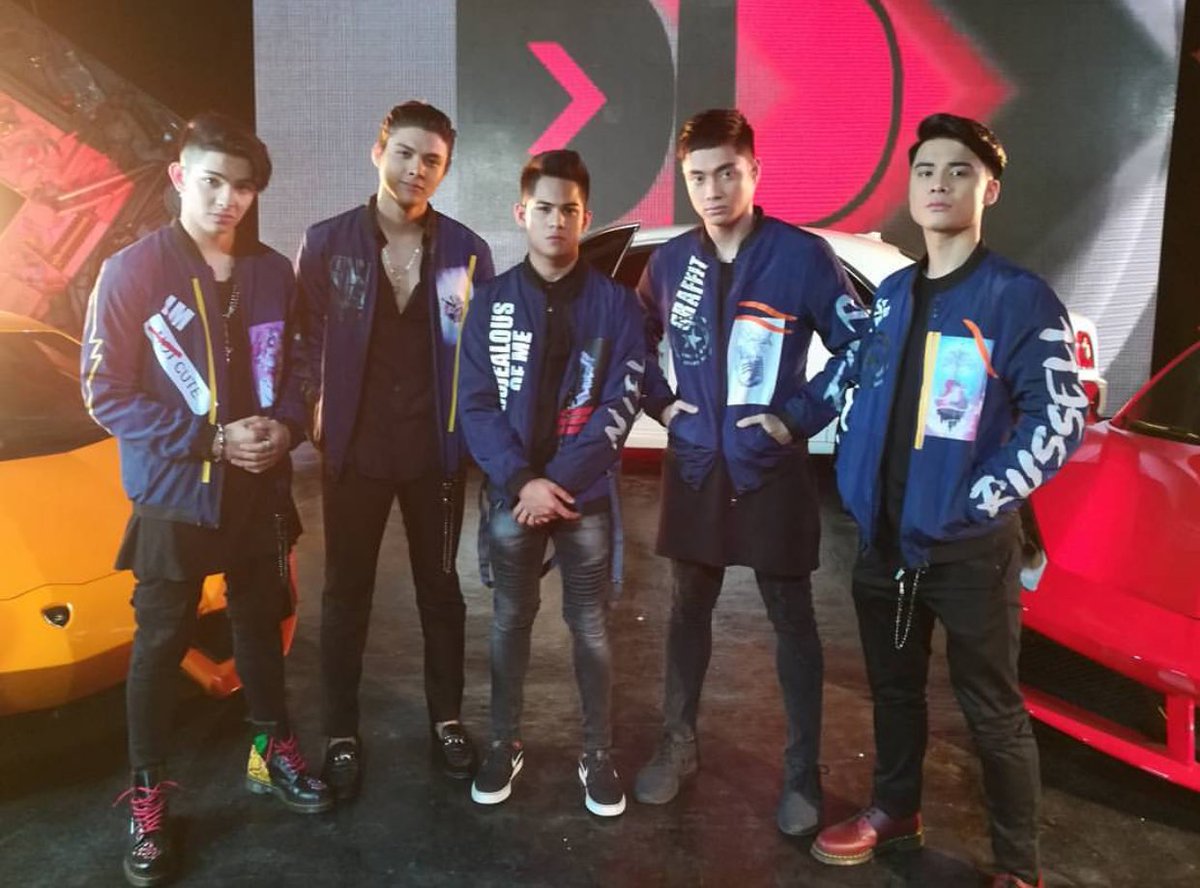 binibini_L_'s tweet image. It&apos;s raining men. Hallelujah!
@Boyband_Ford @boyband_joao @boyband_tristan @boyband_russell @boyband_nielm 

BoybandPHxFrontrowDDStick