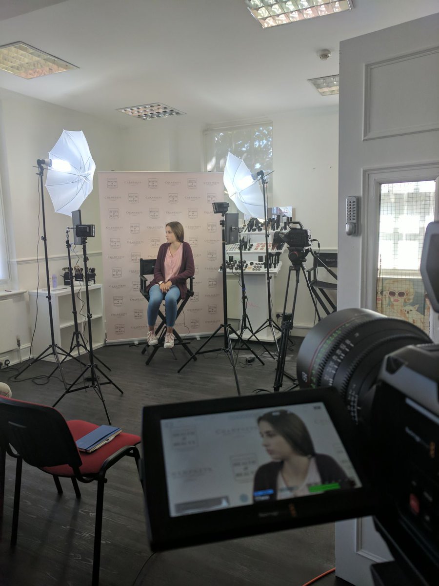 theroofworks's tweet photo. #Filming makeup tutorials for the @Champneys Blogger Event in Central London #theroofworks #videoproduction #londonacademyofhealthandbeauty https://t.co/m9NEnAgBx4