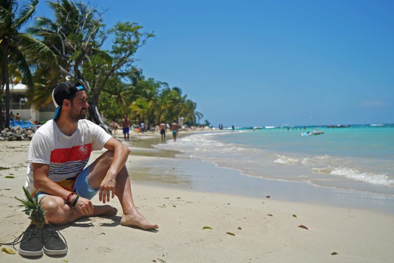 bthetravelbrand's tweet photo. Descubre #Jamaica a ritmo de reggae con este artículo de @mochilerostv #VacacionesBlogger2 https://t.co/nNJCFm1QX8 https://t.co/G5uFofSHPz