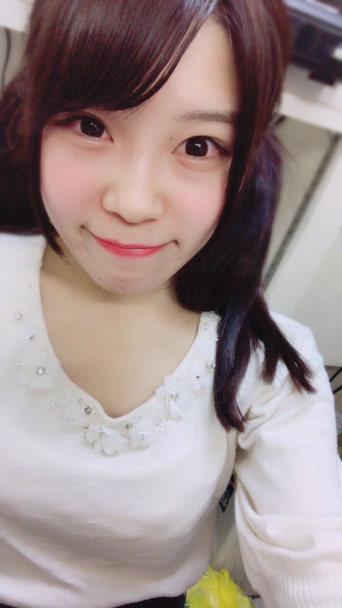 リトルシンデレラ Twitterissa お疲れ様です 蒼井です 写真映り悪いねって言われたよ さゆり的には 盛れ盛れの写真しか載っけてないんだけどなぁ さゆり 美的感覚変かなぁ 確かにこの顔 変顔っぽい 可愛い子ぶったはずなのに ありゃりゃ 蒼井