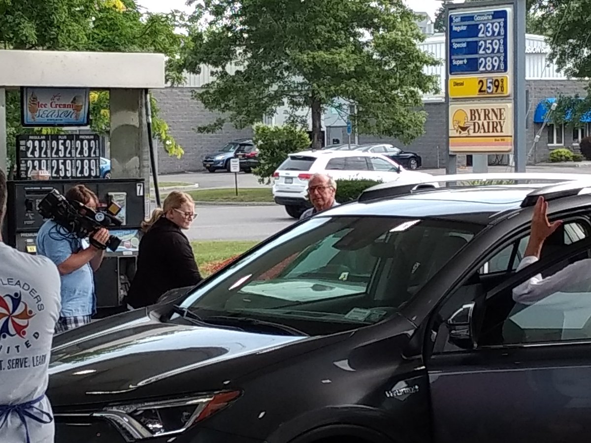 TimFoxNC9's tweet photo. Volunteers helping @UWCNY #PumpItForward to support community.  Stop at  @byrnedairystore &amp; tip well! @BridgeStreetTV @NewsChannel9 https://t.co/m0f8zT290g