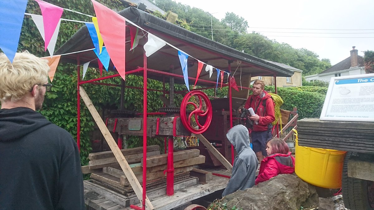Kit_YMCA's tweet photo. Learning about orchards and apple trees @GowerHeritage with @YMCASwansea 🍎 @FruitFullCom @Carlie_YMCA @Sophia_YMCA #YGower #youngpeople https://t.co/CGDyH8KYuA