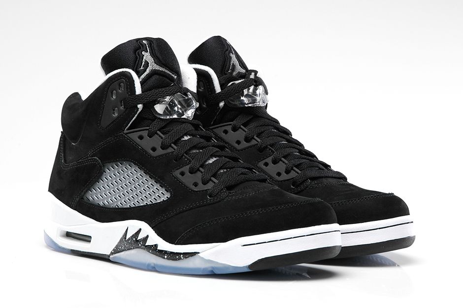 CentralKick's tweet photo. The "Oreo" #AirJordan5. https://t.co/zbog8i1J9V