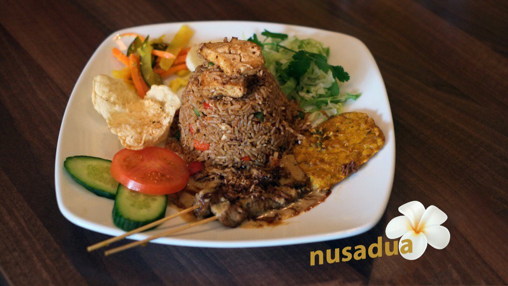 Nasi goreng di restoran Nusa Dua, London