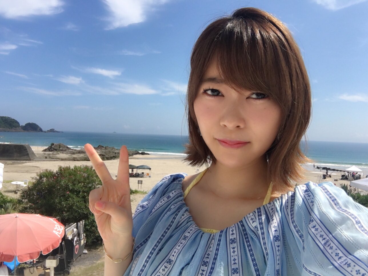 Twitter 上的 指原 莉乃 ポケコロ というアプリのcmが決まりました 早速やってるんだけど 女の子 はハマるとおもう お洋服だったりメイクだったり お部屋の模様替えも ゆるくてオススメアプリです 撮影の日 すごい眩しくてオフショットを撮ることすら