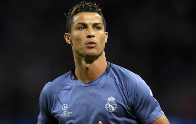 ActuReal's tweet photo. [#AS] Une source du club a révélé qu'AUCUNE clause de départ au Real Madrid n'était actuellement inférieure à 500 millions d'euros. https://t.co/OoYykYBBhX