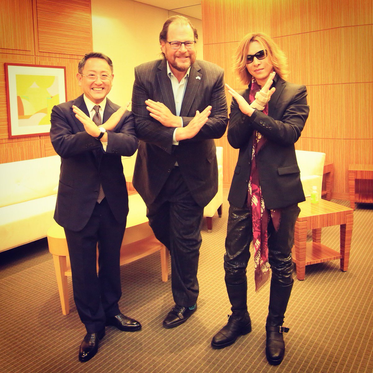 YoshikiOfficial tweet picture