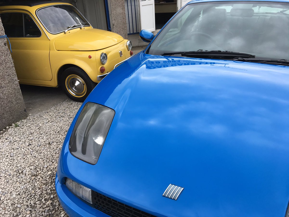 jonboyfcc's tweet photo. The slowest and the fastest of the fleet together for #fiatfriday #fiat500 #fiatcoupe #20vt https://t.co/IBWggoCqcu