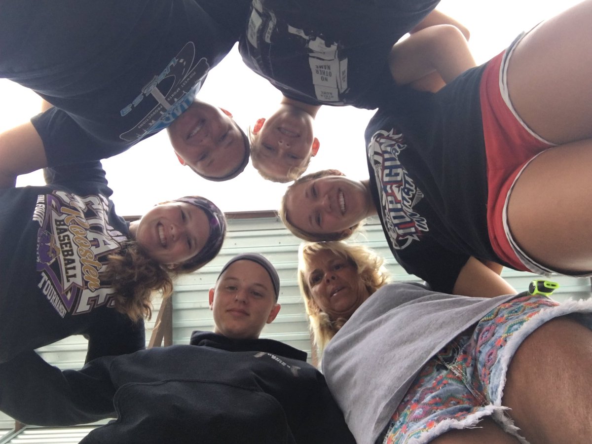 SaylerTodd's tweet photo. #bssss @ChicksHunt2017 https://t.co/pmX9xxZnZO
