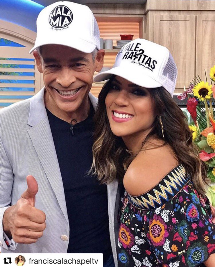 johnnylozada's tweet photo. Ya tengo mi gorraaa de mi querido @johnnylozada la mía es #bajaledosrayitas me encanta😂
Y la tuya cual es?
https://t.co/kaDXGON3Rl #tequiero https://t.co/9Dav9MDSKu