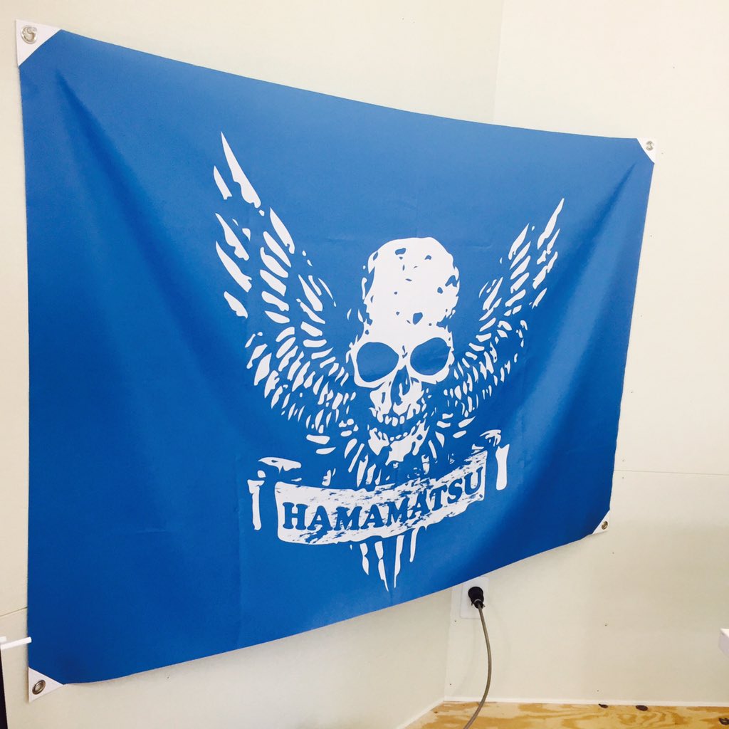 一番プリント Twitterren 幕 Hamamatsu の文字とドクロのロゴがかっこいいオリジナルの幕 落ち着いたブルーに白いロゴ 文字が目立つデザインとなってます 一番プリント 浜松 Hamamatsu オリジナル Original T Co W1no5ufb2n