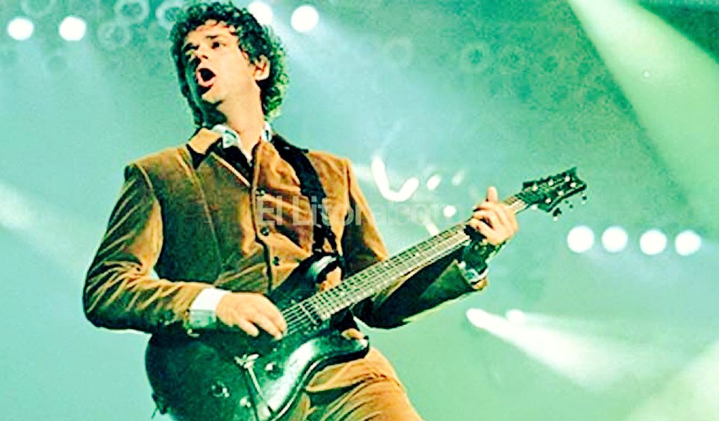 mixelan123's tweet photo. #11deAgosto 1959 #nacía en #BuenosAires #GustavoCerati , #cantautor y #guitarrista #argentino #Mixelan #Curiosipedia https://t.co/4HB1fYJUf6