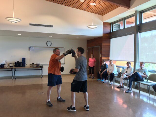 BetterLifeBoxin's tweet image. Jab, Jab, Cross! #silverglovefitness #seniorexercise #seniorfit #seniorfitness