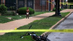 TheGunPage's tweet photo. Photojournalist captures impact of gun violence with one powerful image https://t.co/YHYapRV4wT https://t.co/wXtVja7vkR