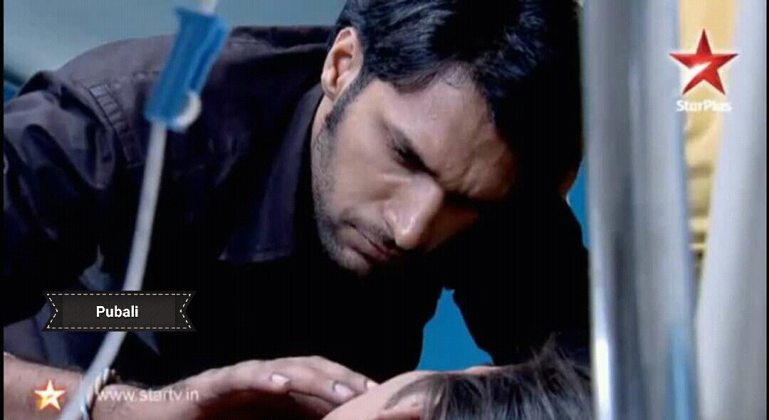 akta_pori's tweet photo. #PainOfLove...💘💘
#Ariya...😢😢💔💔
@ShaleenMalhotra @SANAKHAN_93 ❤ ❤❤
#5YearsOfArjun https://t.co/xhXVKBQE9U