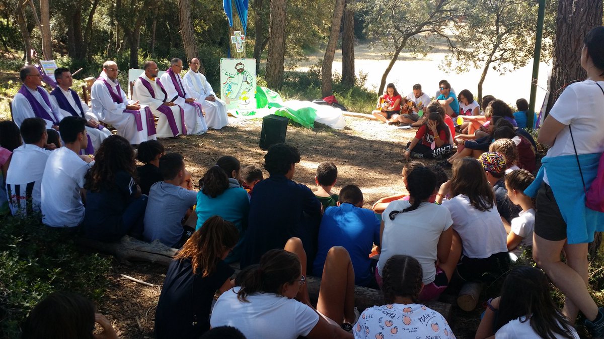 esjavierazagra's tweet photo. Día de la Fiesta del Perdón en el #CDV17. 
El Señor nos muestra, una vez más, su amor incondicional por encima de nuestros fallos y pecados https://t.co/rQC8PapymY