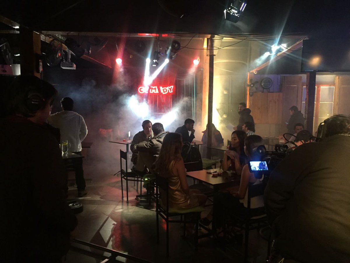 comedyrestobar's tweet photo. Grabando grabando 🎥🎬
#Canal13 para su nueva teleserie 😉
#ComedyRestobar https://t.co/hygRZ9RE3T
