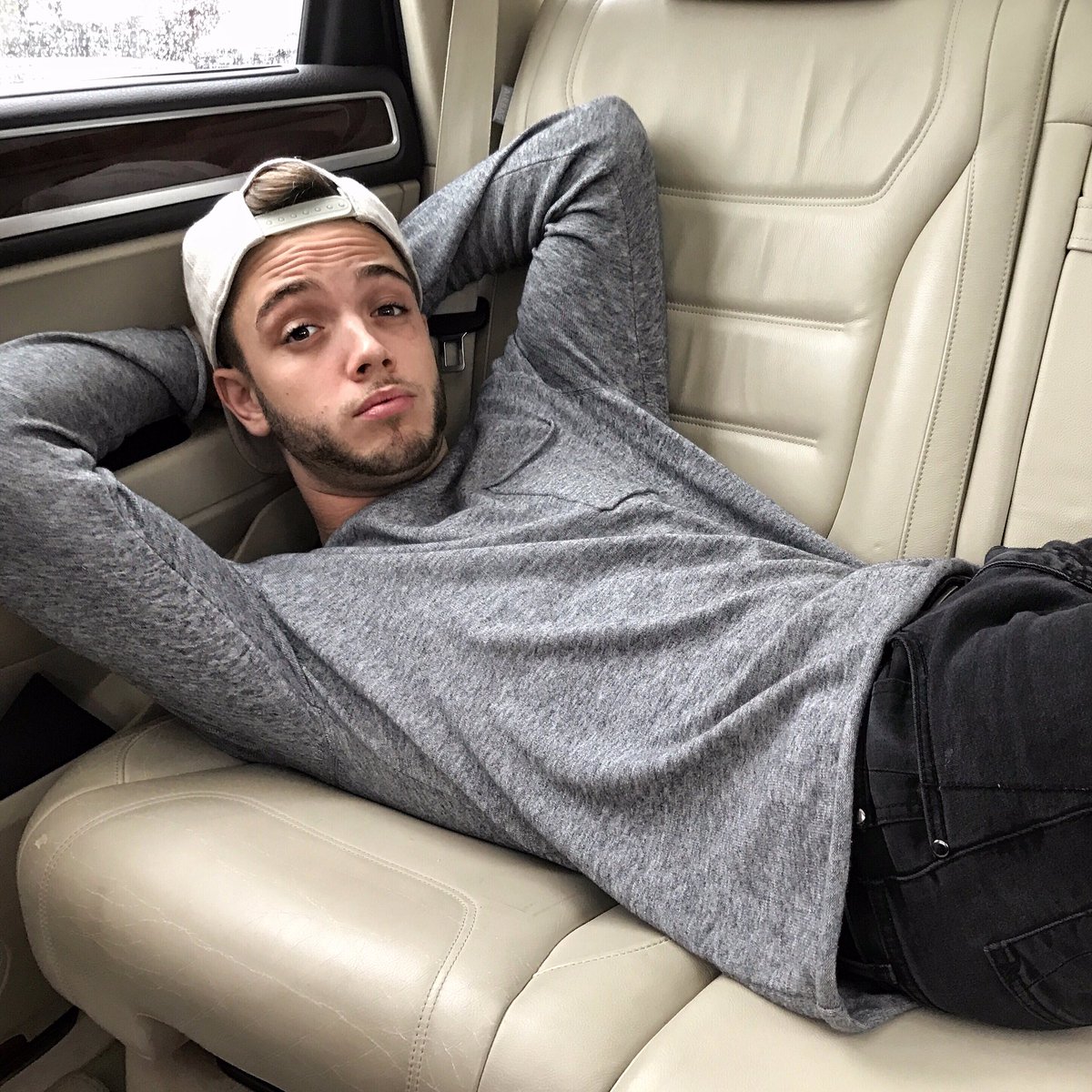 haenni__luca's tweet photo. Weekend in Switzerland after a hard week😎#germany #work #travel #car #tired https://t.co/lH8c6R7cXH