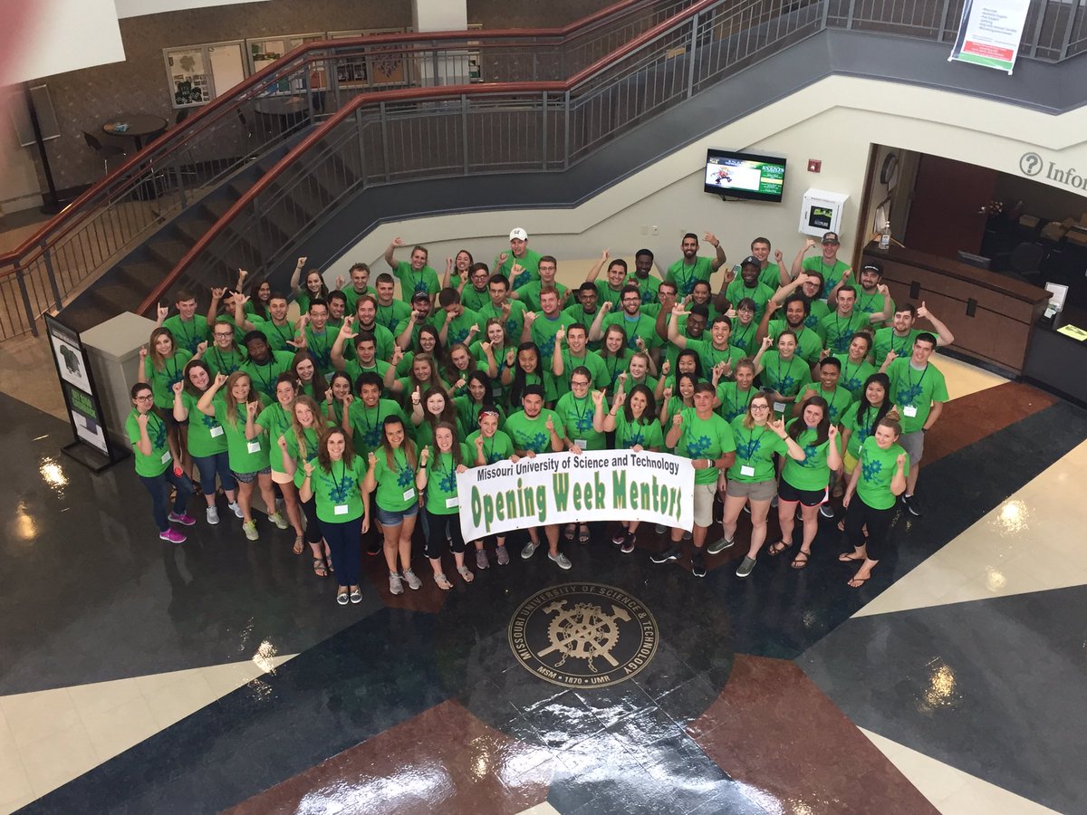 SandT_OWeek's tweet photo. Our BEST EVER group of mentors is ready! https://t.co/dgt5h39e74