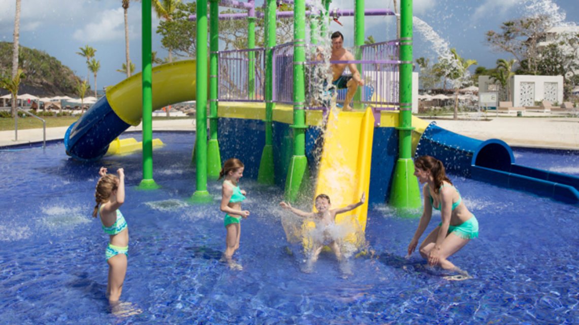 royaltonstlucia's tweet photo. Today is truly the perfect day to be outdoors with your family at #RoyaltonSaintLucia - When are you visiting? https://t.co/LewsT1fRTV