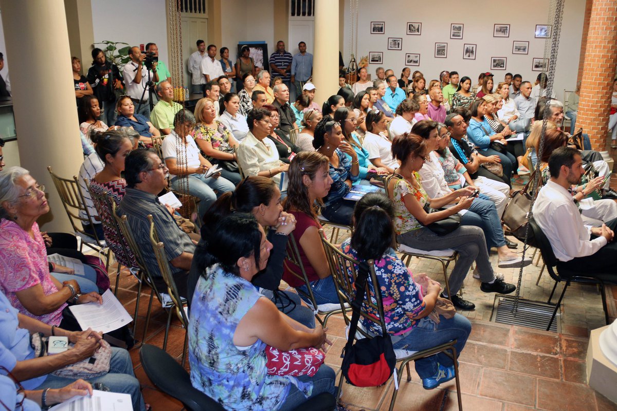 miguelcocchiola's tweet photo. Hoy #11Ago instalamos cátedra con líderes municipales en alianza con la UC! https://t.co/V9GnamgncG