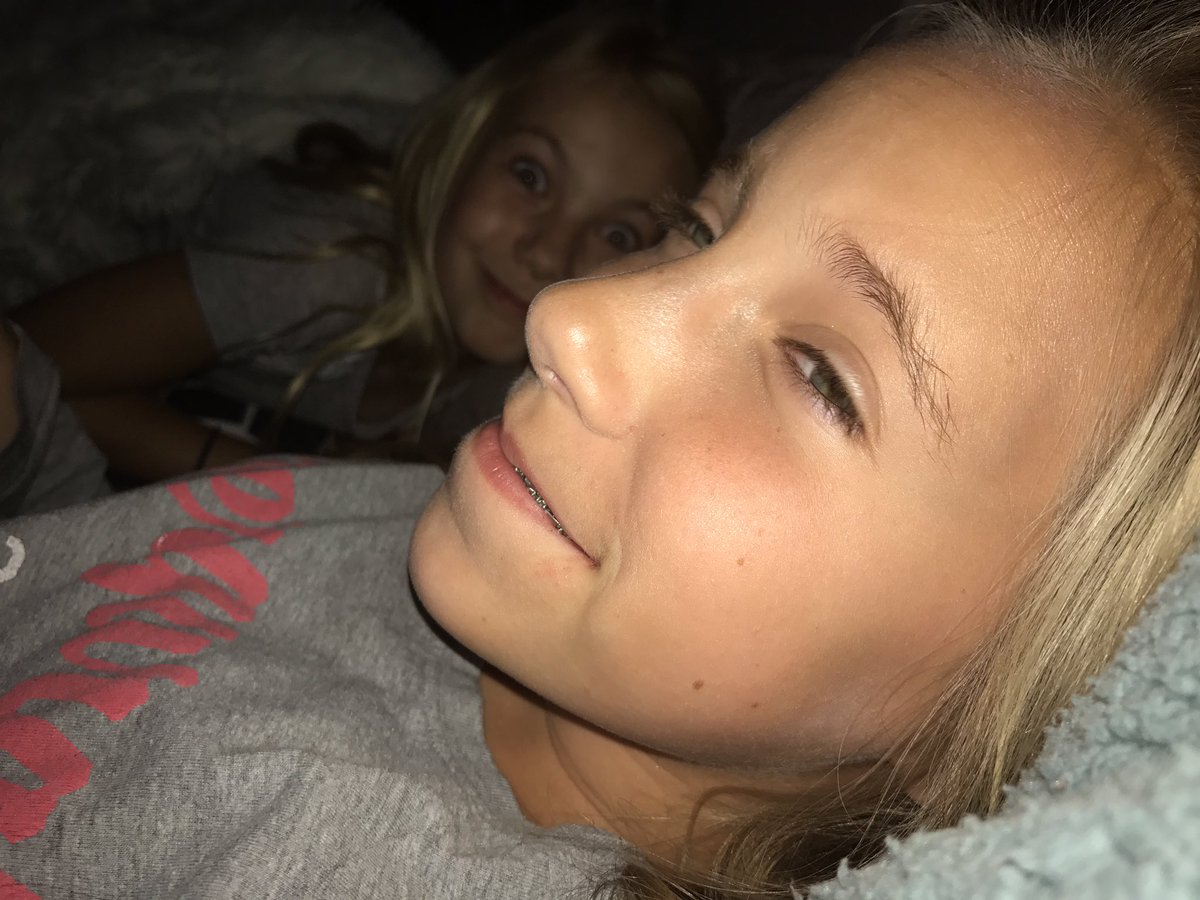 erinashdown16's tweet photo. Having a sleepover with my best friend Annie. https://t.co/CTfwZN7LAy