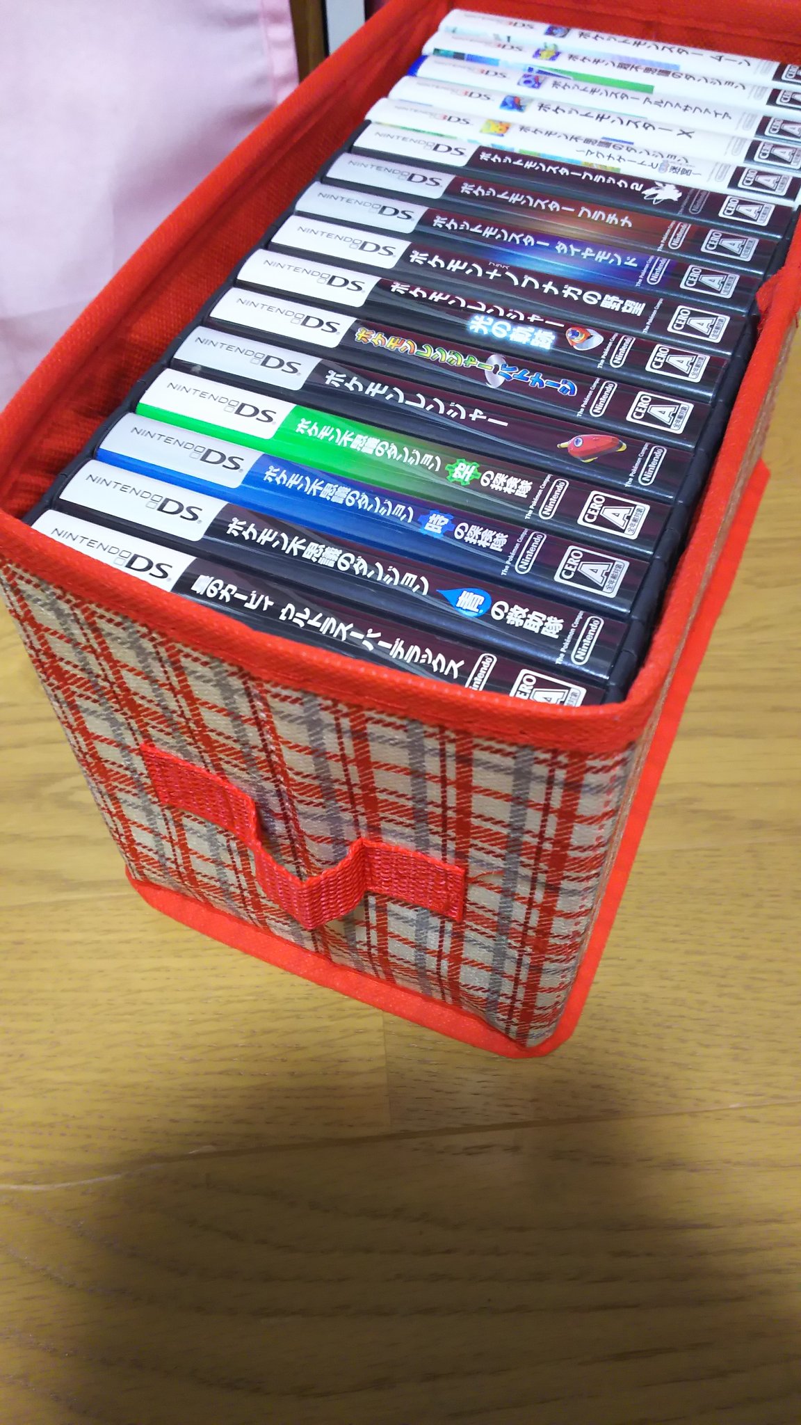 るぴ 100均の収納ボックスにdsソフトがぴったり入って感動で震えてる るぴ 100均の収納ボックスにdsソフトがぴったり入って感動で震えてる