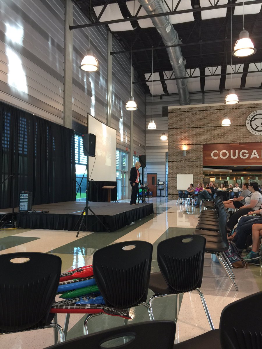 kdoosie's tweet photo. @MindiVandagriff your inspiration is real!! "BUILD RELATIONSHIPS" "Tell your stories!"  #TAPBTT #FSHISDPDFun #fshisd https://t.co/OPpRMFNUtC