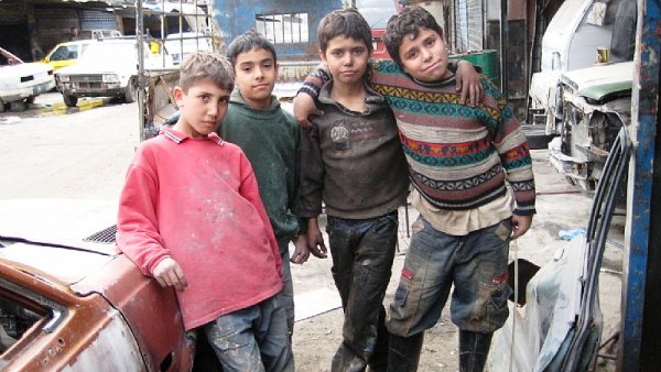 isigmeclisi's tweet photo. Son 24 saatte iş cinayetlerinde kaybettiğimiz çocuk işçiler...
Samet Çelebi (17)
Piroz Yaşar (17)
Muhammet Nur El Ahmet (15) https://t.co/9QM85UyZ4M