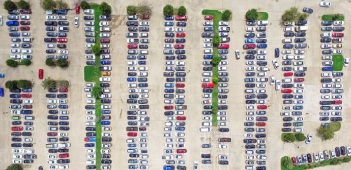 Don't let park for free; interesting article in <a href="/TheEconomist/">The Economist</a> with great referral to @Amsterdam #parking solution; economist.com/news/briefing/…