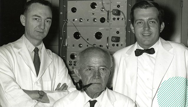 GusVlahos's tweet image. .@CDW_Healthcare looks at the #history of the #defibrillator in this edition of #ThisOldTech #HIT dy.si/BvcHg #cdwsocial