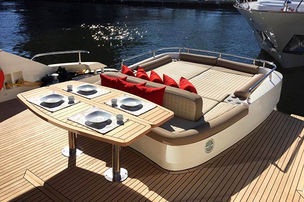 Boat4aday's tweet photo. Cruise the beautiful waters of The #Bahamas aboard this 75' Aicon, Anna. #Boat4ADay https://t.co/Wev7BXhRqT