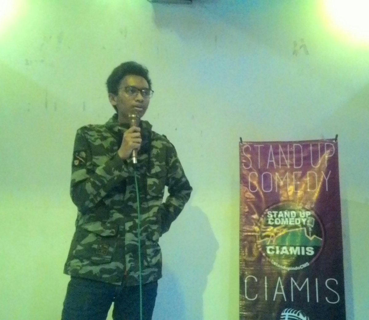 Comic Selanjutnya ada <a href="/azmyrancu/">Azmy Yanuar M</a> #OpenmicCiamis
