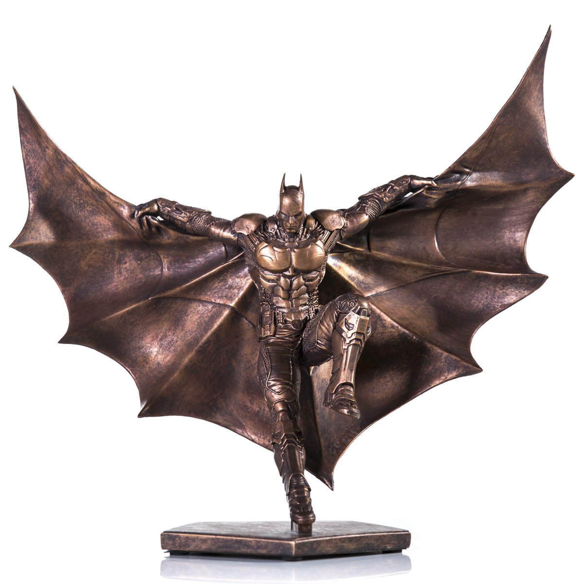 BigBadToyStore's tweet image. #Batman: Arkham Knight Batman (Bronze Ver.) 1/10 Art Scale Statue #SDCC2017 Exclusive bigbadtoystore.com/Search?SortOrd…