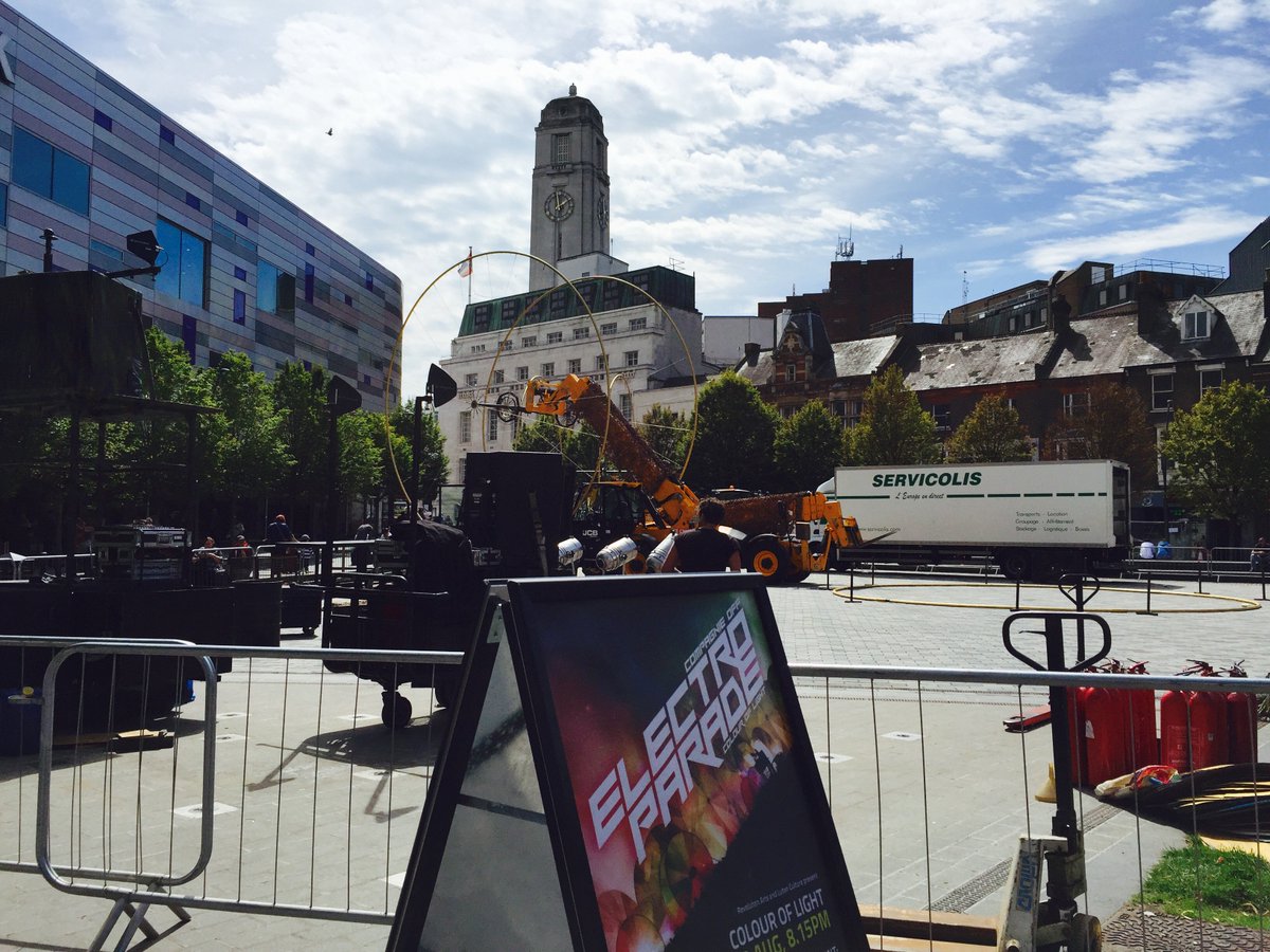 Luton Culture’s production team is busy setting up Colour of Light in the town centre. See the spectacle this Saturday from 8.15pm!
