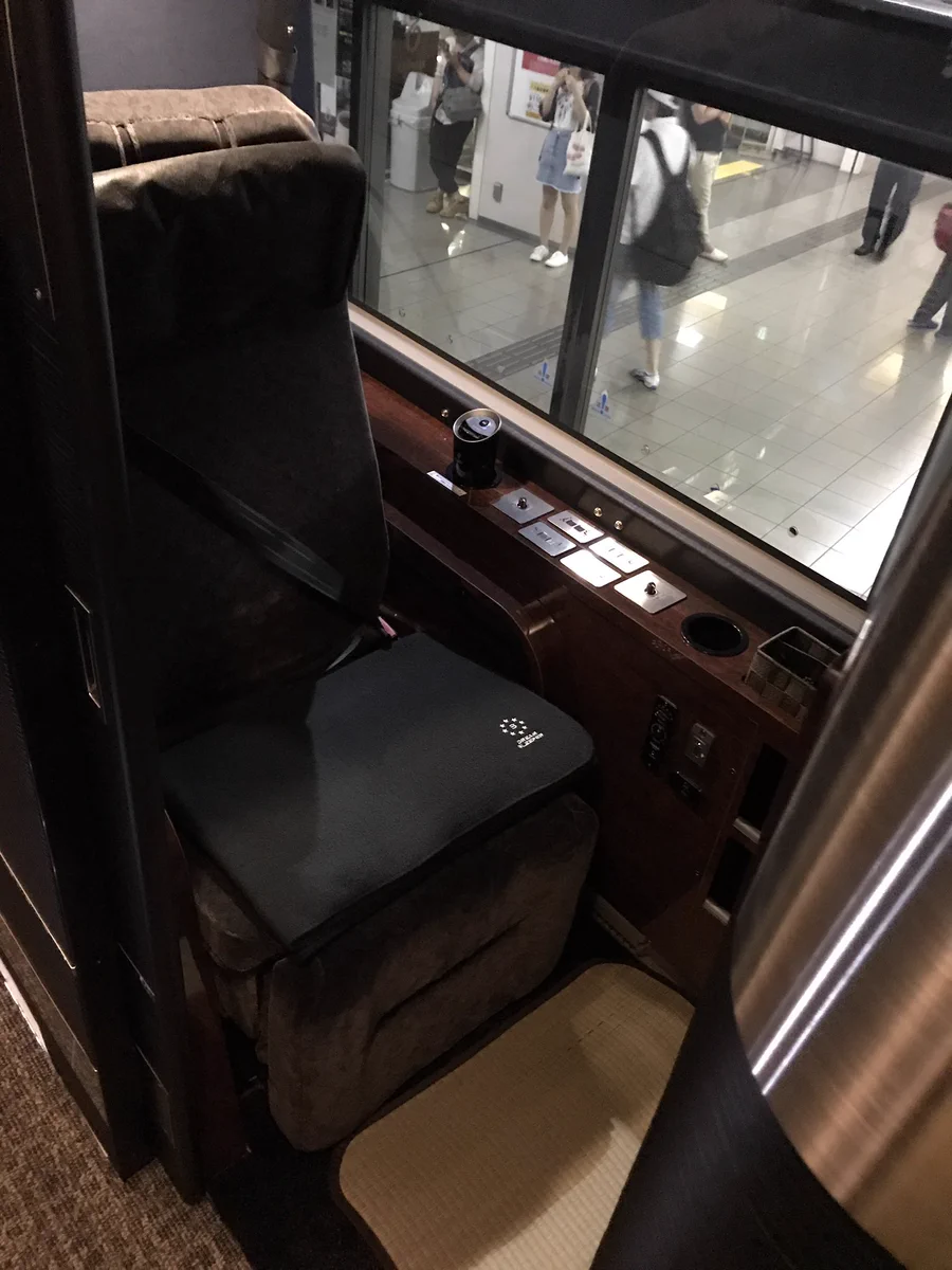 まるでホテル！！トイレ、パウダールーム完備の完全個室の夜行バス！