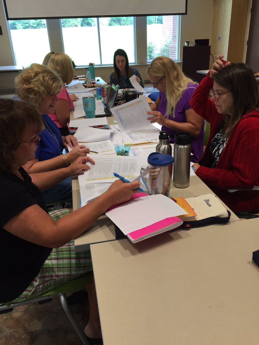 AMDavisElem's tweet photo. Leadership Team 2017 We have great leaders. #oneccps #whateverittakes #summerleadership https://t.co/gYJF3eJFnp