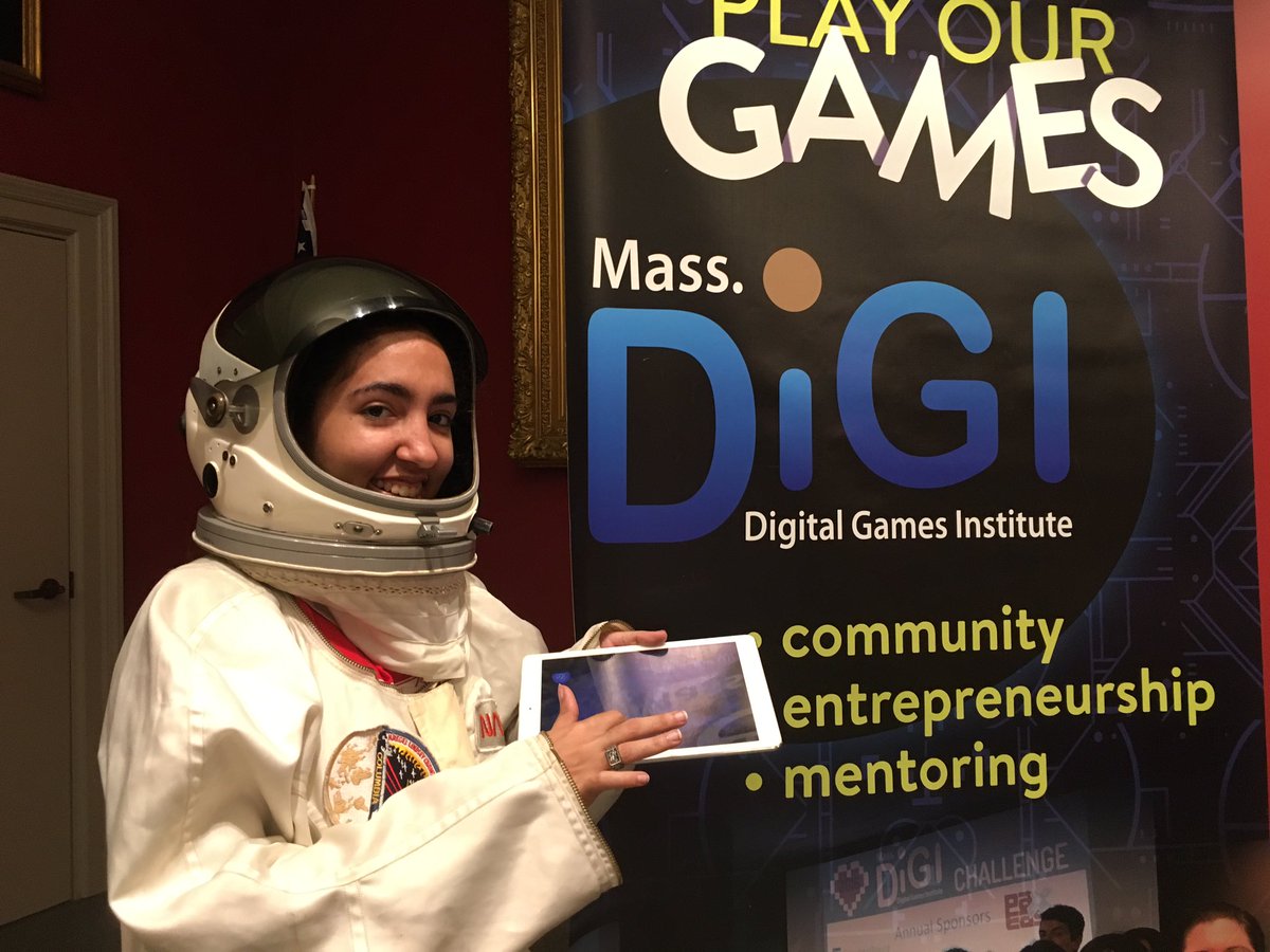mass_digi's tweet photo. Question: Who was our first spacesuited player? #WHMFFF #SIP17 https://t.co/hiUsOHMtXz