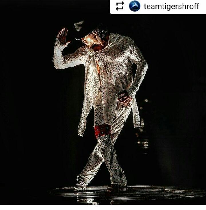 Tigerian_Annie's tweet photo. NoOne Can Challange His #Dance .. His #RareLook .. His #Roar .. His #Action .. His #ChieseledBody .. His #Smile ..
Nothing Can Be..Nothing! https://t.co/0cWu3562h2