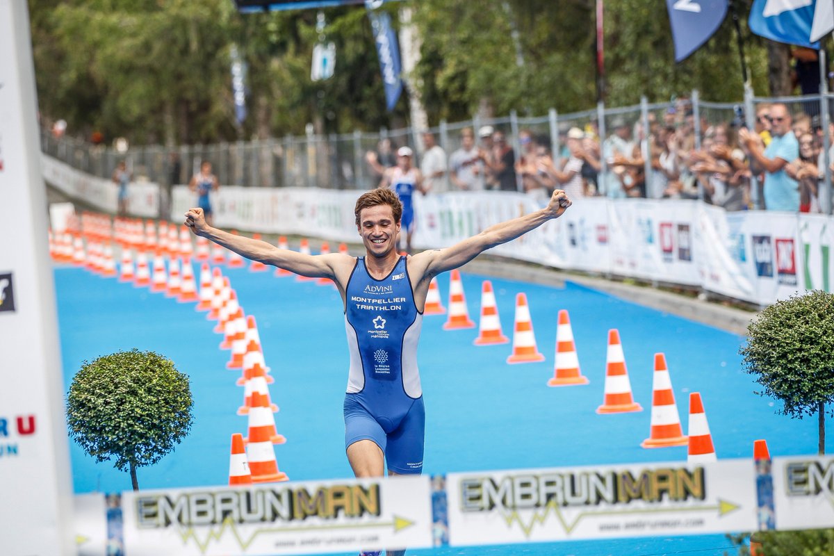 FFTRI's tweet photo. C'est vendredi 🎉 Et dimanche c'est la 3e étape du #GPFFTRI. A suivre ici &amp; sur notre page Facebook dès 8h30 ! #fridayyeah https://t.co/qh9lZPYns9